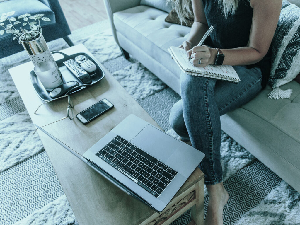 Virtual assistant mentoring